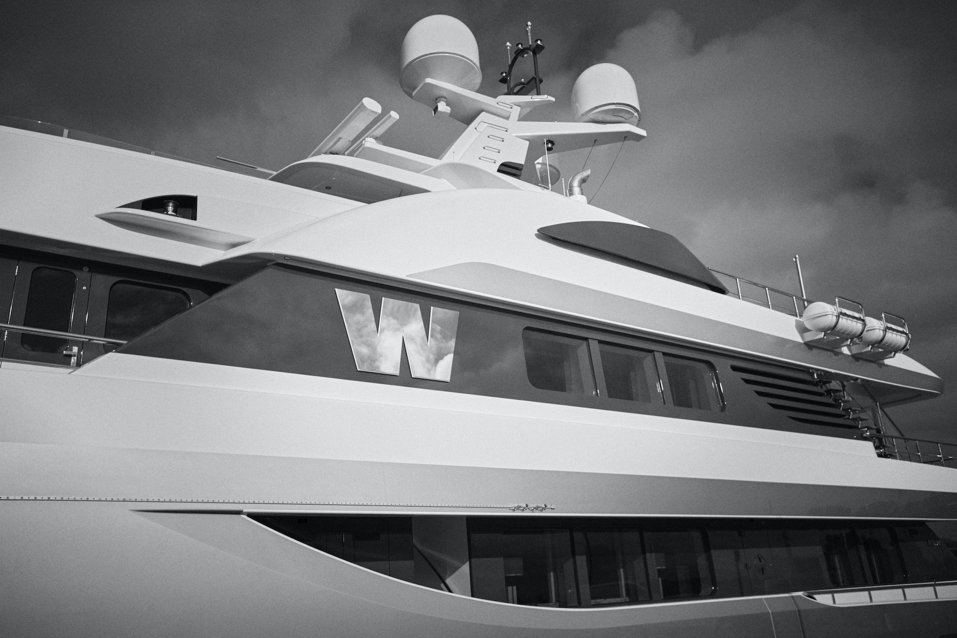 feadship yacht w